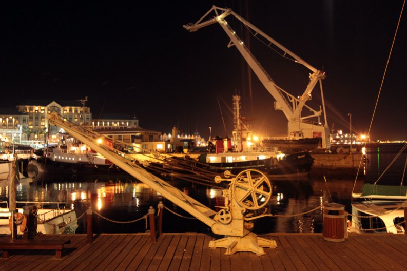 Cape-Town-Waterfront-06032012-Nicoline-Maersk-IMG_7923.jpg